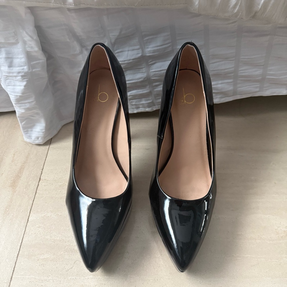 Elegant Black High Heels - Picture 3 of 4